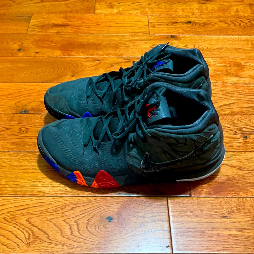 Nike basketball shoes Kyrie 4